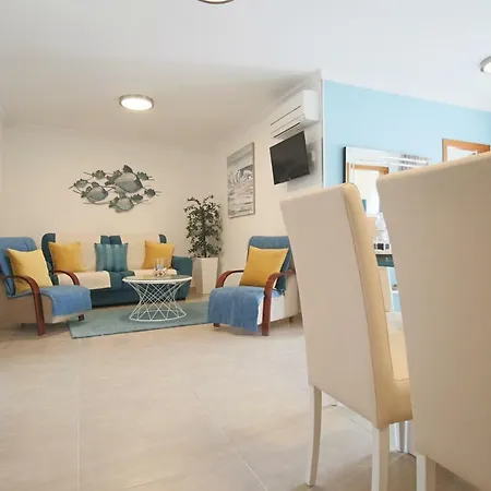 Apartament Holidays Marginal