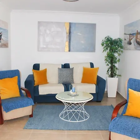Holidays Marginal Apartman *