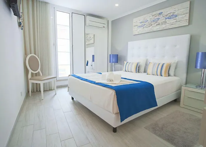 Daire Holidays Marginal Nazaré